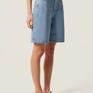 Bermuda en denim broderie tresse