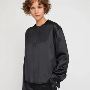 Blouse en satin lourd de laine