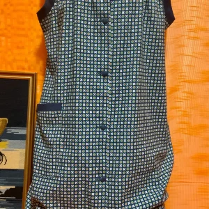 Blouse Robe boutonnée À fleurs Vintage 1970- T 50 maxi.