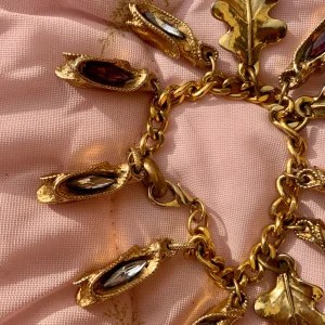 Magnifique Bracelet breloques Vintage 80  Pierres signé Kalinger Haute Couture