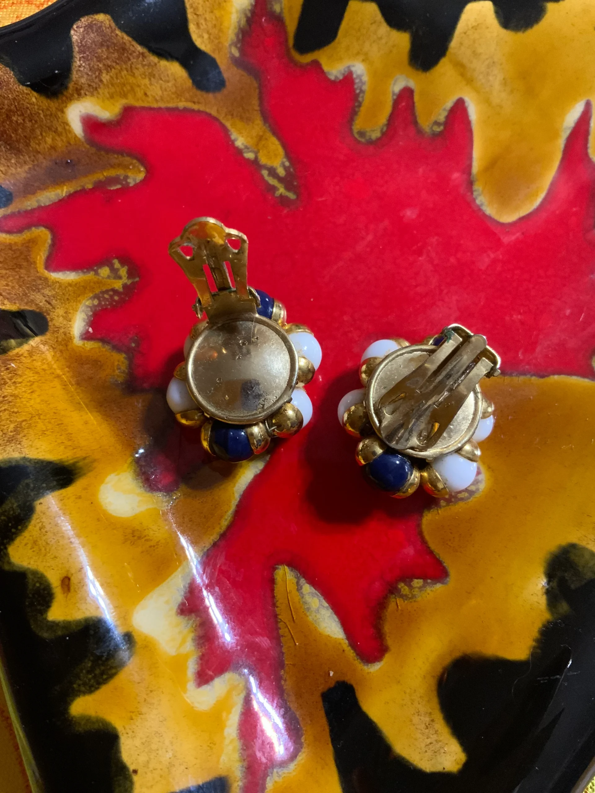 Boucles d’oreilles grappes en perles de verre Vintage 1990 – Image 4