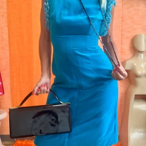 Élégante robe 1970 confection main Turquoise Velours et perles de verre- Unique